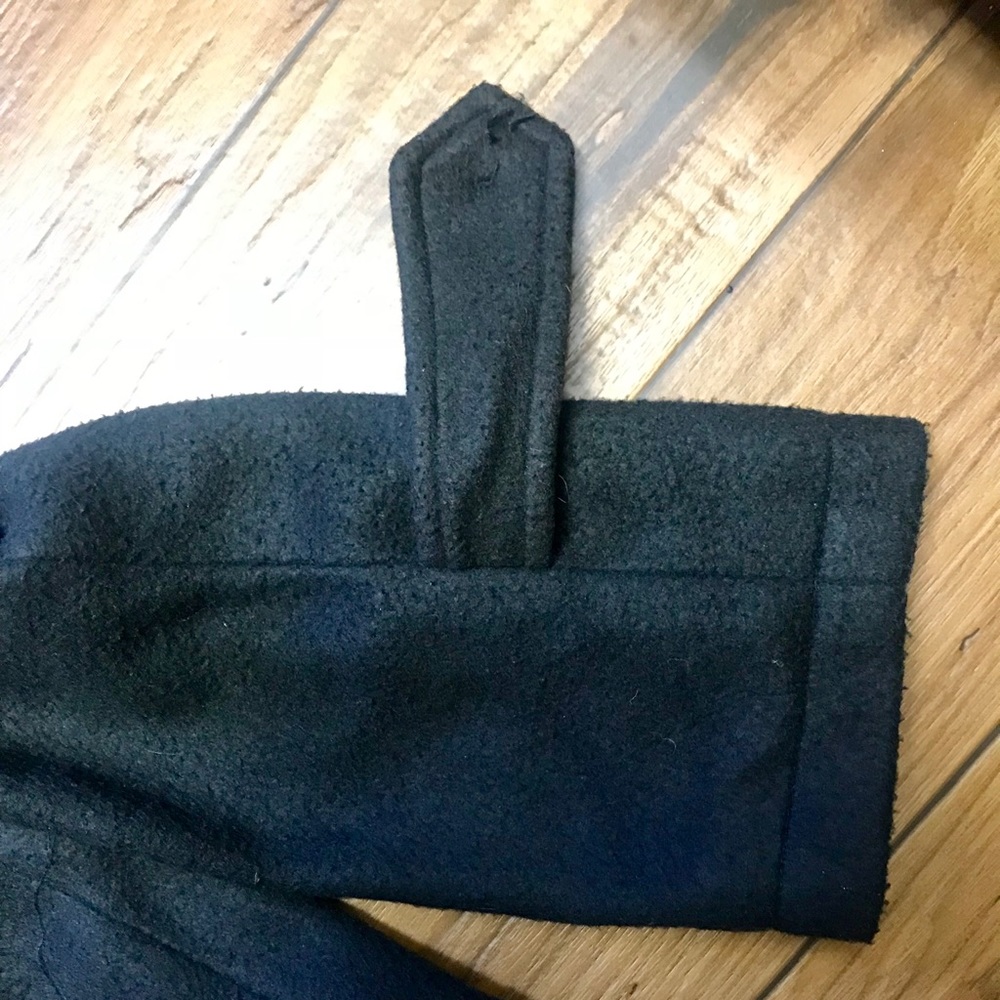 Black Short Trench-coat - Picture 4 of 5